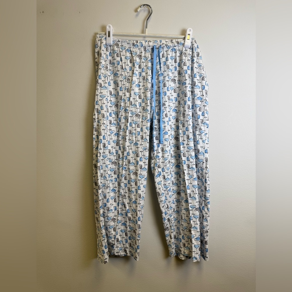 HUE Women's Blue and White Patterned Pajama Pants